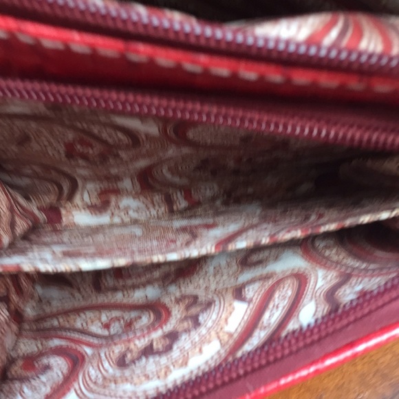 Red leather crossbody purse - Picture 2 of 5